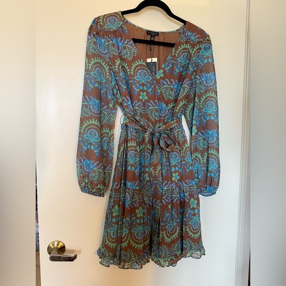 NWT Current Air Brown, Blue, & Green Floral Print Long Sleeve Mini Dress Small - Picture 3 of 16